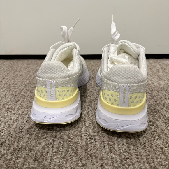 Nike React Infinity 3 - Picture 3 of 5